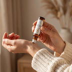 Santal Élixir · Roll-On 10 ml en uso